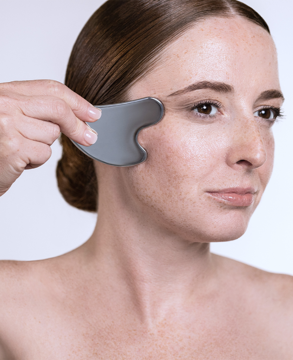 Gua Sha Acier Inoxydable Premium – Sculpt & Décongestionne le Visage & Le Corps